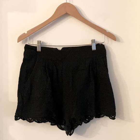 FINDERS KEEPERS High waisted scalloped shorts NWOT - Picture 1 of 4